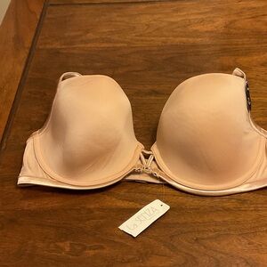 La SENZA Light Nude Seamless T-shirt Bra with underwire and molded cups